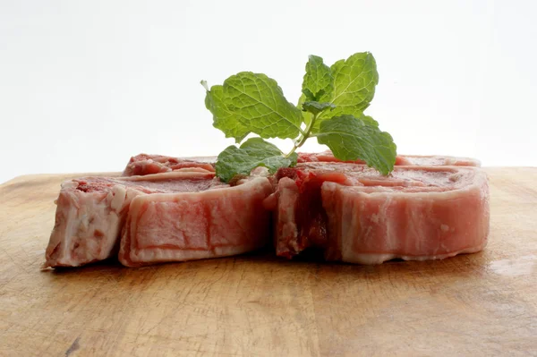 Organic raw lamb chops — Stock Photo, Image