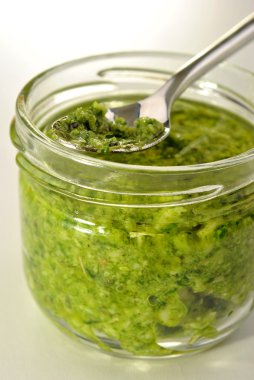 taze ev yapımı pesto