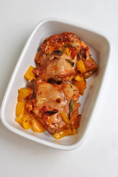 Chasseur grillowanego kurczaka marynowane — Zdjęcie stockowe