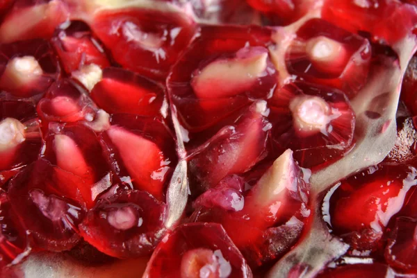 Organic and healthy pomegranate — Stock Photo, Image