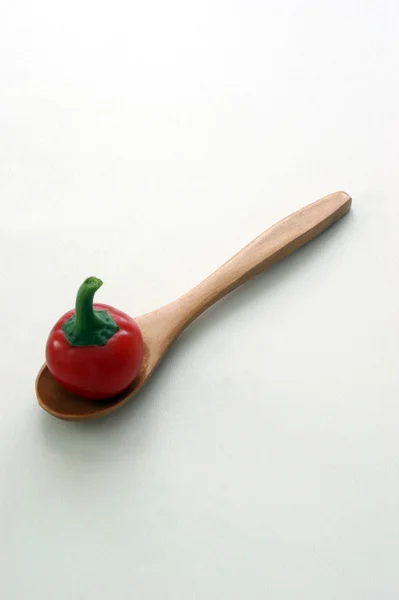 Röd ekologisk körsbär paprika — Stockfoto