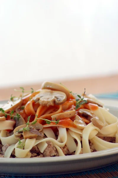 Svamp och pasta med köttfärs — Stockfoto