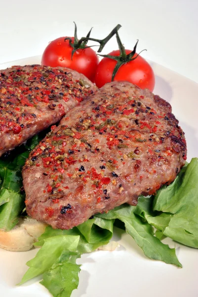 Färska pepprade lamm grill biff — Stockfoto