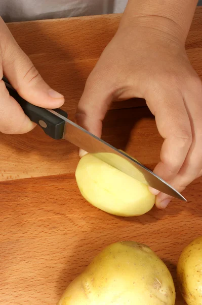 Prepare fresh organic potato — Stock Photo, Image