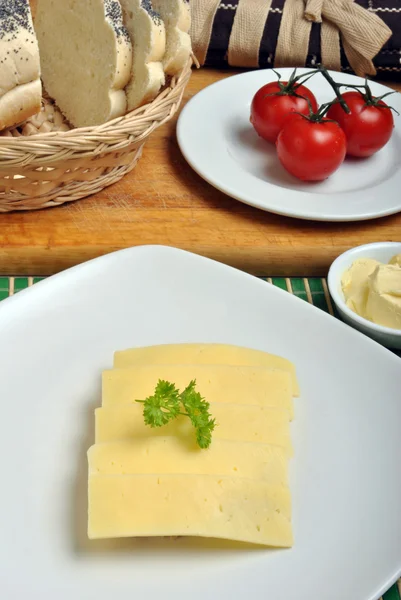 Rebanada de pan de semilla de amapola con queso —  Fotos de Stock
