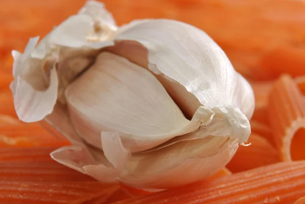 Un po 'di aglio biologico sano — Foto Stock