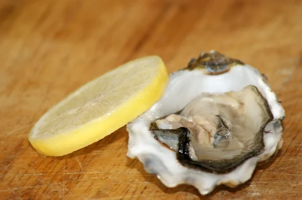 Raw organic oyster — Stock Photo, Image