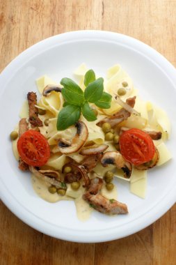 ev yapımı tagliatelle