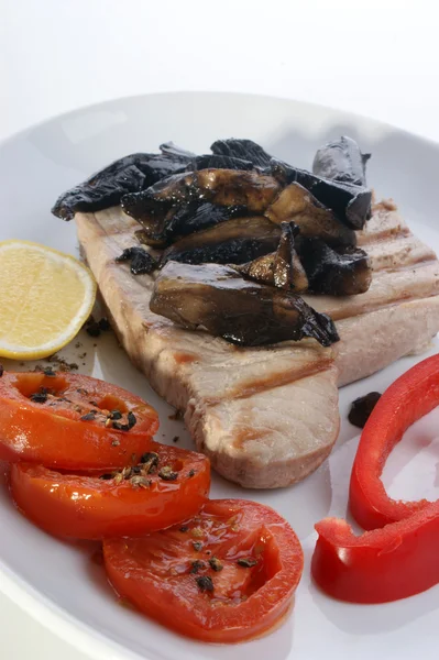Steak z tuňáka s červenou paprikou — Stock fotografie