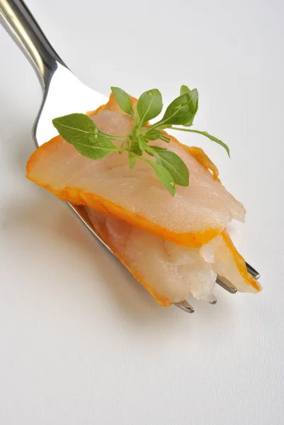 Um pouco de salmão fresco fumado — Fotografia de Stock