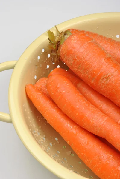 Cenoura orgânica fresca e saudável limpa — Fotografia de Stock