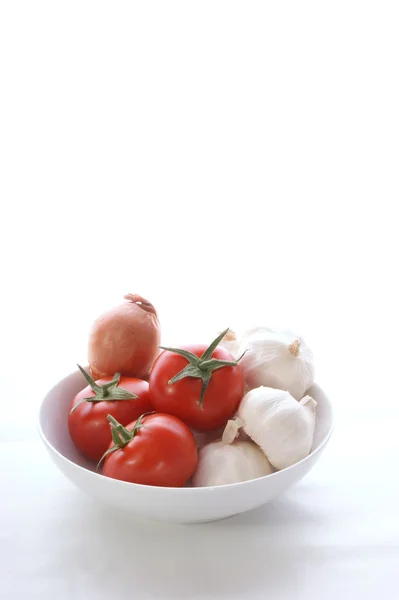 大蒜、 西红柿、 一个洋葱 — 图库照片