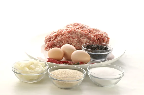 Preparing mince to make meatballs — Stock Photo, Image