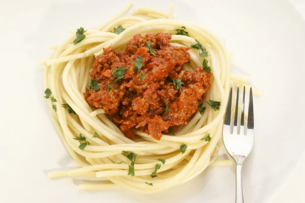 Espaguetis caseros con carne picada — Foto de Stock