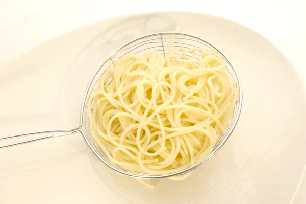 Готовые домашние спагетти — стоковое фото