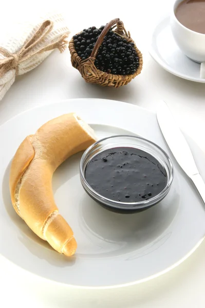 Śniadanie z czarnego bzu dżem — Zdjęcie stockowe