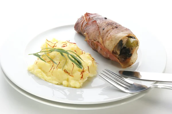 Mashed potato and chicken roll — Stock Photo, Image
