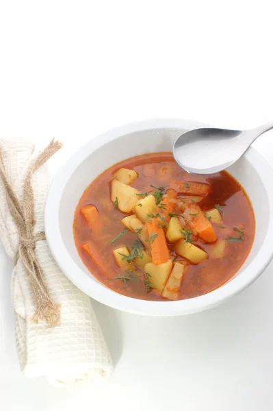 Картофельный суп в белой миске — стоковое фото