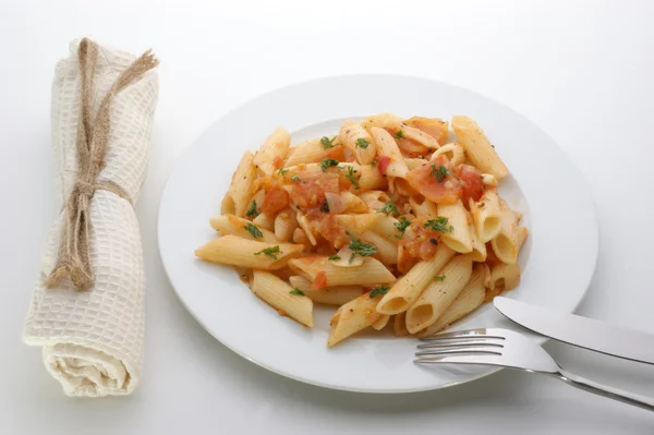 Pasta met verse biologische tomaten — Stockfoto