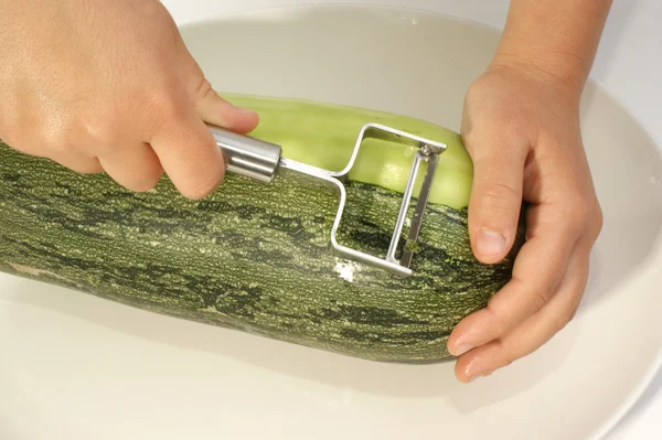 Prepare one zucchini — Stock Photo, Image