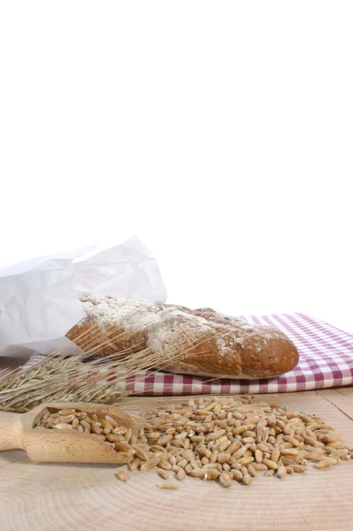 Pan de casa y cereales —  Fotos de Stock