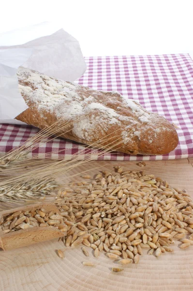 Chalupa chleba a obilovin — Stock fotografie