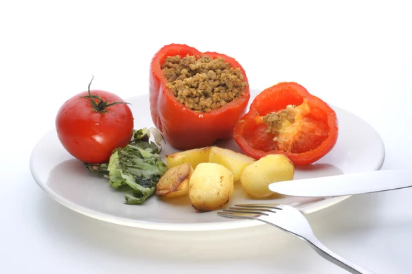Mince recheado páprica com tomate — Fotografia de Stock