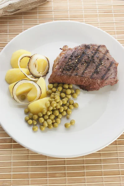 Pepparbiff med potatis — Stockfoto