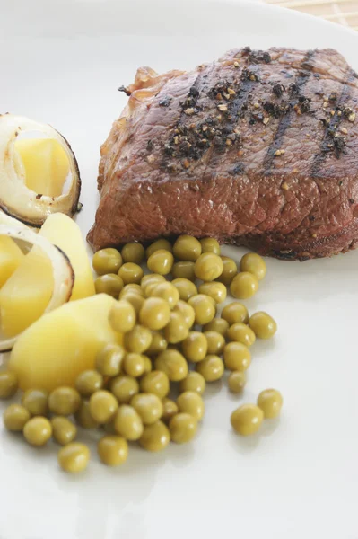 Pepper steak with potato — Stock Photo, Image