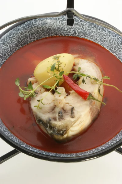 Fisksoppa med ekologisk potatis — Stockfoto