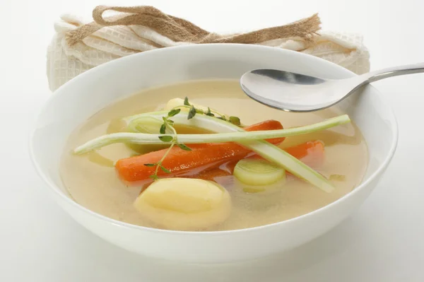 Овочевий суп з органічною морквою — стокове фото