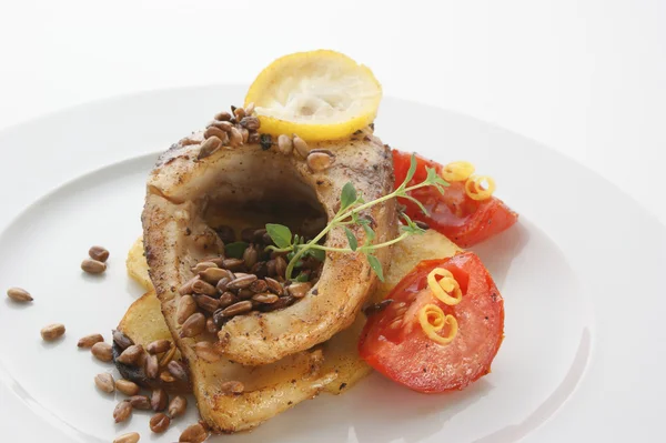 Grilled carp fillet on organic potato — Stock Photo, Image