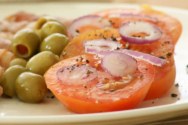 Organiczny pomidor sałatka — Zdjęcie stockowe