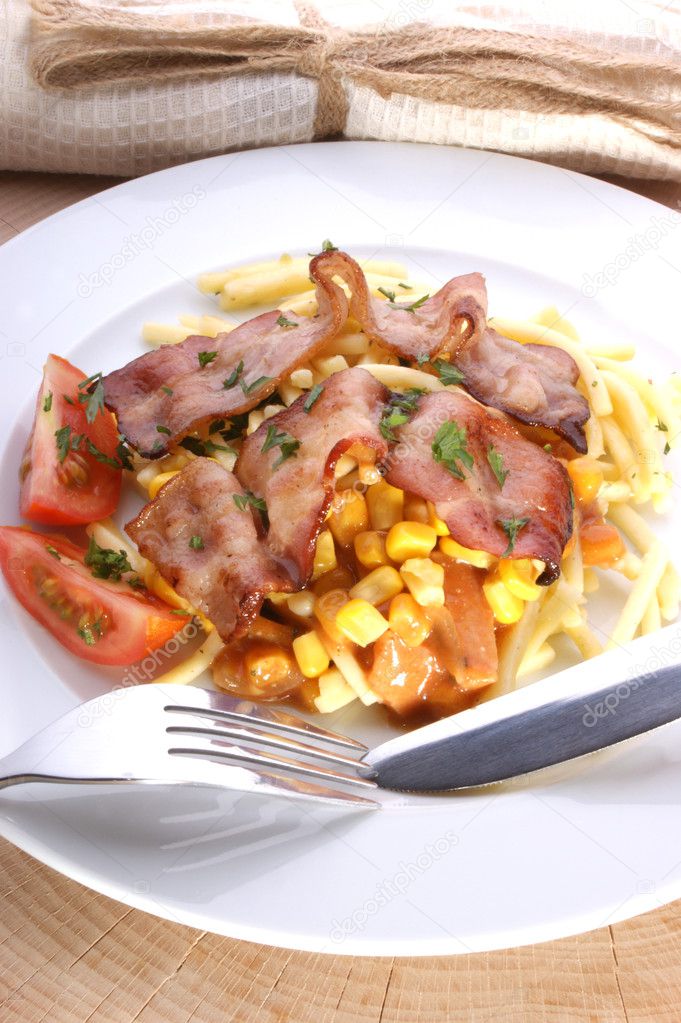 Pasta with bacon and sweet corn