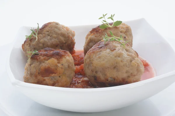 Mince balls in bowl — Stock Photo, Image