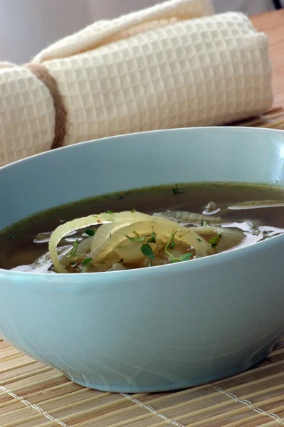 Свіжий органічний цибулевий суп — стокове фото