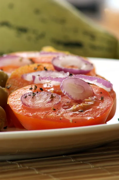 Izgara dilimlenmiş organik domates — Stok fotoğraf