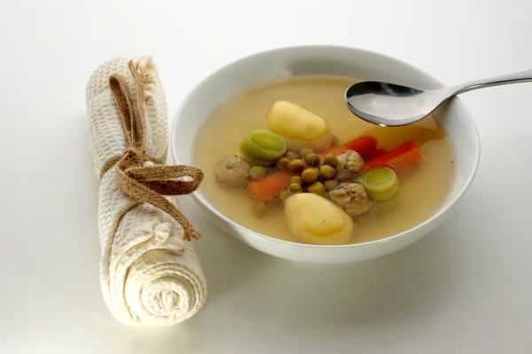 Sopa de legumes com cenoura orgânica — Fotografia de Stock