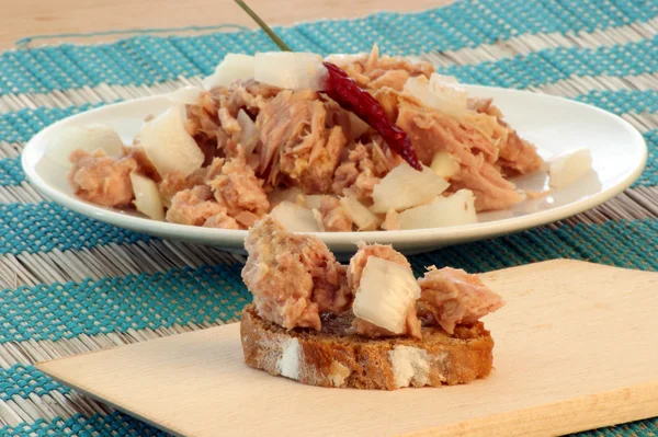 Tuna salad on bread — Stock Photo, Image