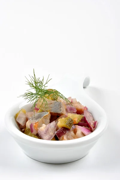 Свіжий органічний салат з оселедця — стокове фото