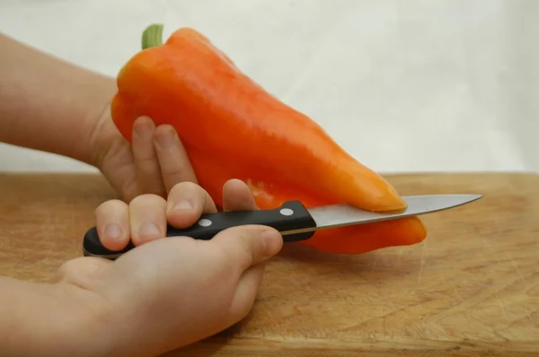 Como cortar chili — Fotografia de Stock
