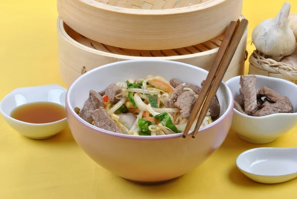 Oriental style noode with organic beef — Stock Photo, Image