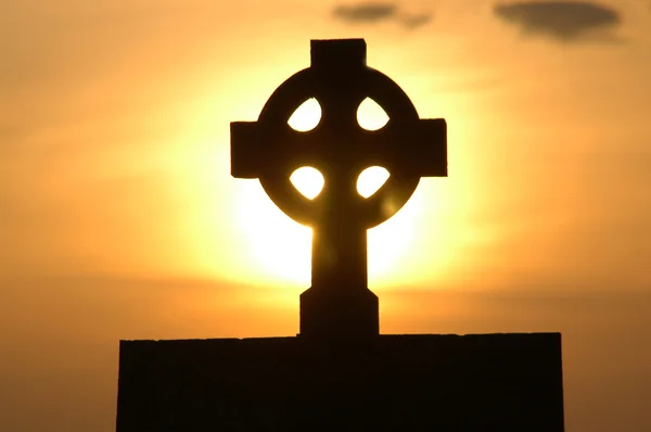 Świętego krzyża na kamieniu — Zdjęcie stockowe
