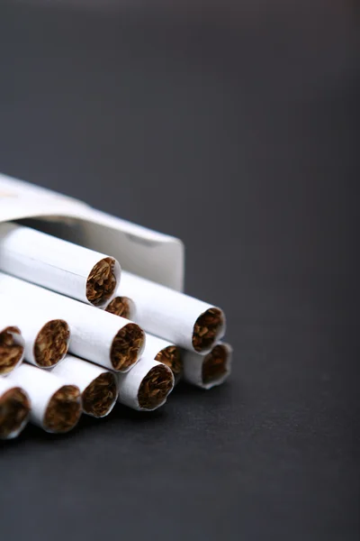 Verpackung von Zigaretten — Stockfoto