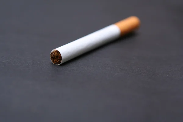 Одній сигареті — стокове фото