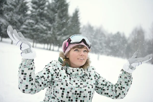 Boldog lány télen — Stock Fotó
