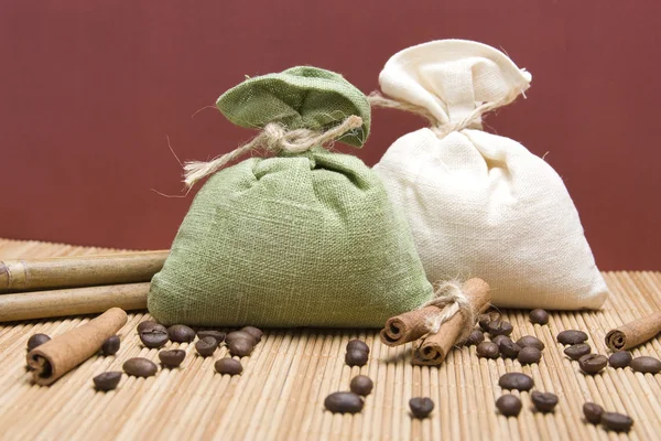 Coffee and cinnamon — Stock Photo, Image
