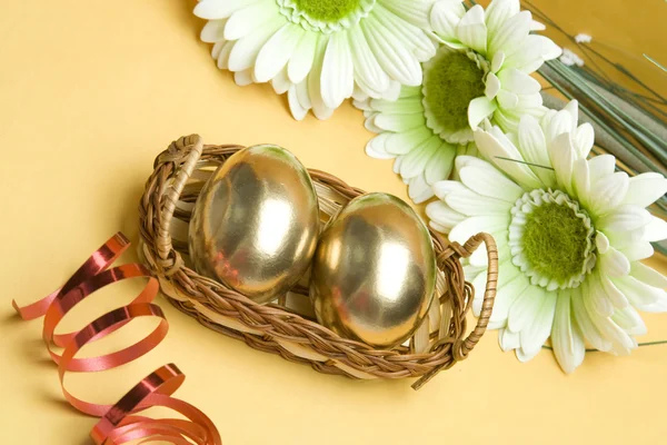 Velikonoční zlatá vejce — Stock fotografie