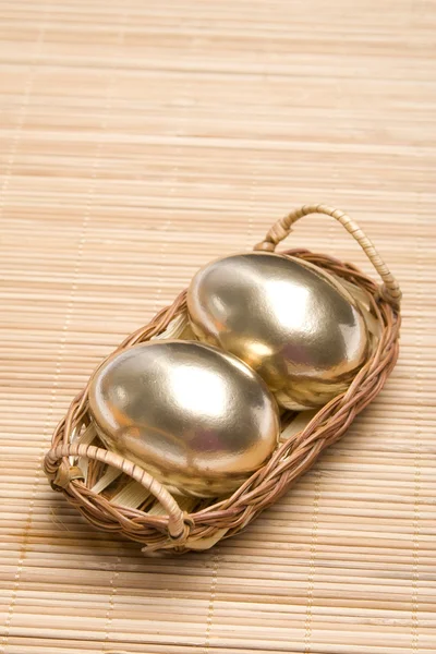 Πασχαλινά χρυσά αυγά — Φωτογραφία Αρχείου