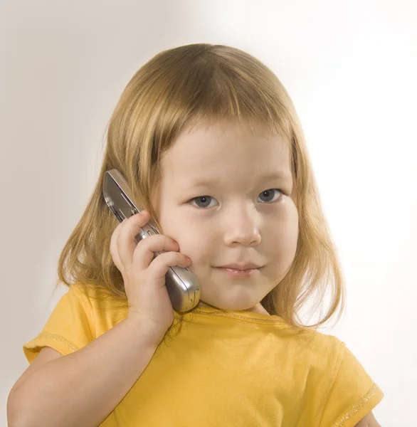 Mała dziewczynka dzwoni — Zdjęcie stockowe